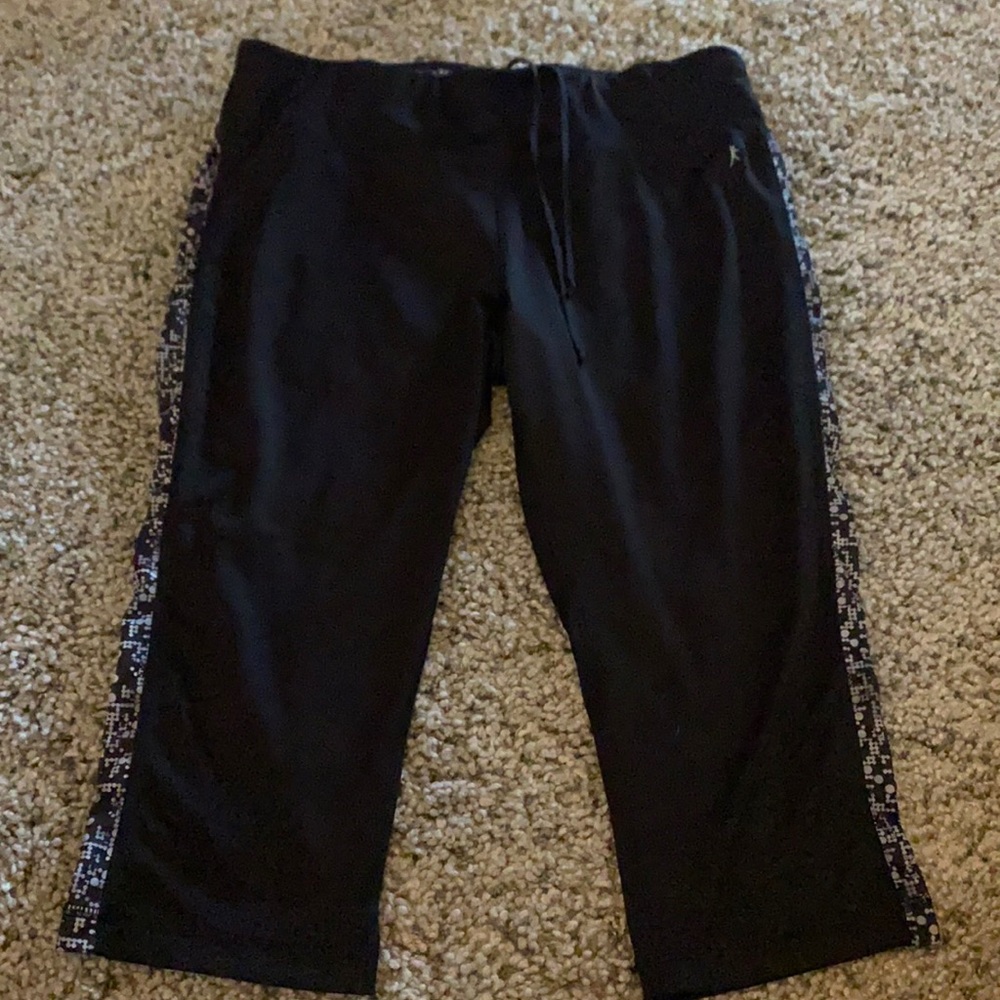 Danskin cropped pant